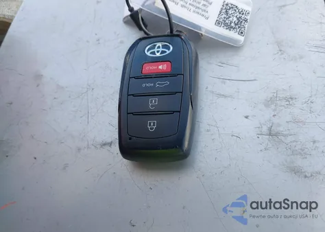 2025 Toyota Camry Le z USA, uszkodzony, nr VIN 4T1DAACK0SU526251